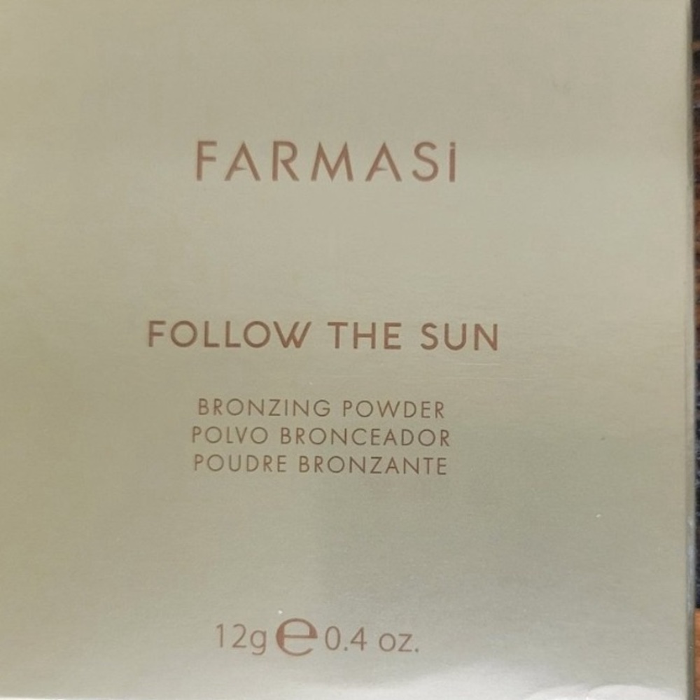 Farmasi follow the sun bronzing powder in color Miami